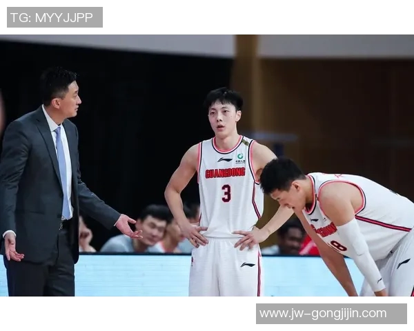 中国男篮迎战兰菲期待精彩对决全力争胜展现团队实力与拼搏精神