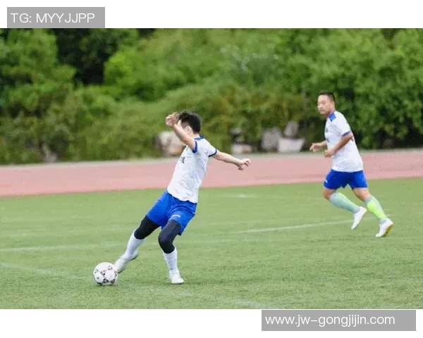 中国足球近期赛事动态分析及未来比赛安排探讨